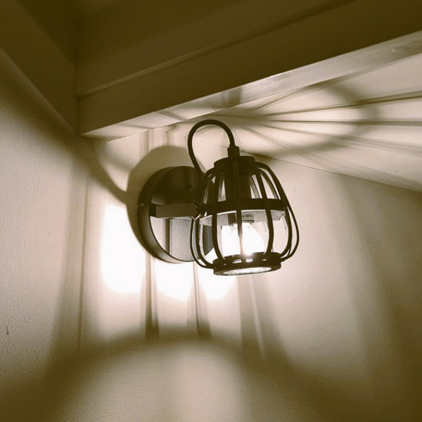 Kompakte Trapeze Deckenleuchte Ø11 cm in Schwarz