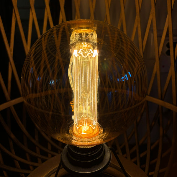 Vintage LED Globe L501G E27, Filamentdesign, extra warmweiß 1800K, dimmbar in 3 Stufen