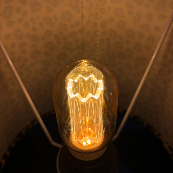 Dekorative LED Filament Lichtquelle L505G, E27 Globe, 1800K extra warmweiß, 3-fach dimmbar