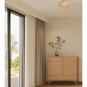 Lampenschirm mit eleganten Aussparungen für Lichtmuster