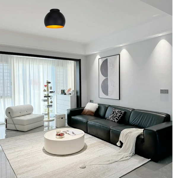 Schwarze Deckenleuchte Sfera, Ø25 cm, 1-flammig, E27-Fassung. Perfekt für minimalistische und elegante Interieurs.