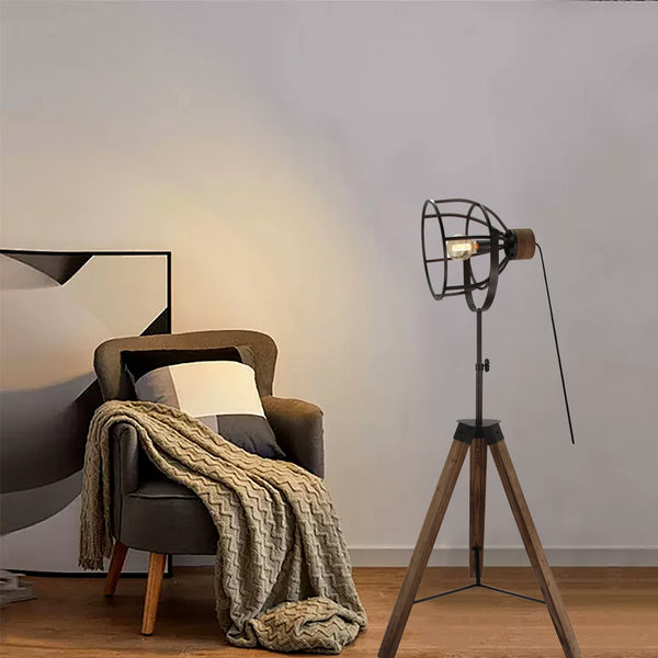 Various Frame Stehlampe – Industrielles Design mit Metall-Schirm und Holz-Stativ (165 cm)