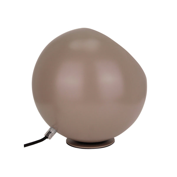 Die taupefarbene Sfera Tischleuchte vereint modernes Design mit stilvoller Eleganz. Ihr warmes Licht setzt Akzente im Raum.