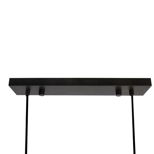 Detailaufnahme der schwarzen Pendelleuchte Anello mit industriellem Flair. Ideal für moderne Wohnräume und stilvolle Akzente.