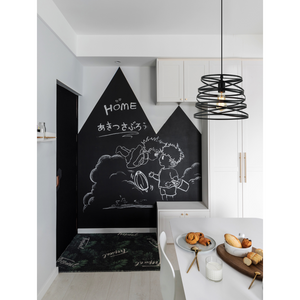 Detailaufnahme der schwarzen Pendelleuchte Asti mit modernem Design.