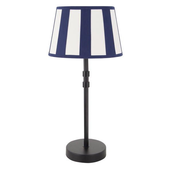 Der ovale Lampenschirm in Creme bringt modernes Flair in jeden Raum. Erzeugt eine einladende, harmonische Atmosphäre.