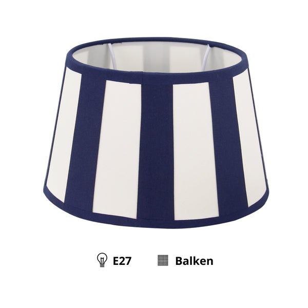 Detailansicht des ovalen Lampenschirms in Creme. Er bringt modernen Charme und sanftes Licht in jeden Raum.
