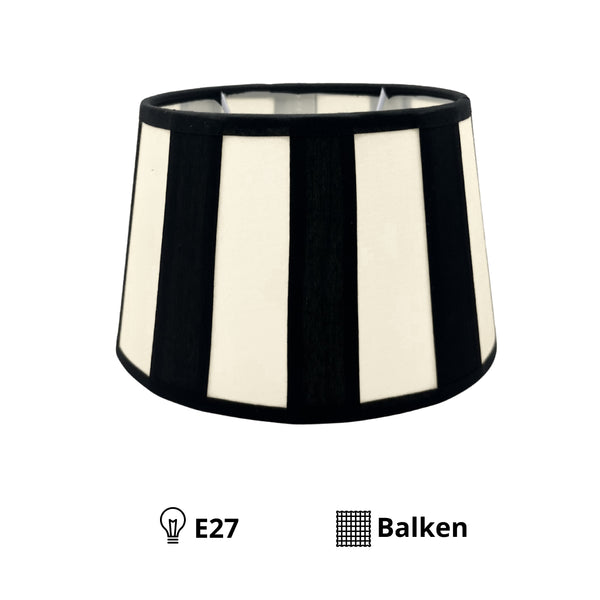 Detailaufnahme des ovalen Lampenschirms in cremiger Farbe. Ideal für moderne Leuchten und verleiht jedem Raum Eleganz.