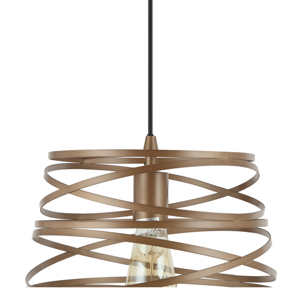 Detailaufnahme der goldenen Pendelleuchte Asti. Ihr modernes Design verleiht jedem Raum einen Hauch von Eleganz.