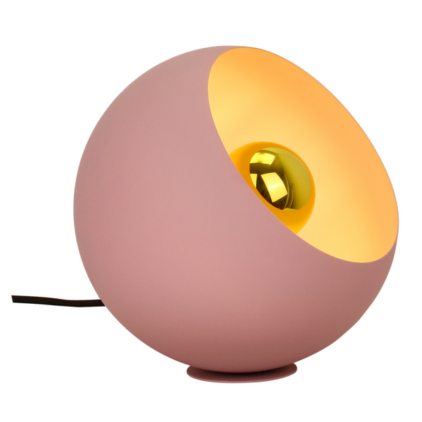Die rosa Tischleuchte Sfera überzeugt durch ihr modernes Design. Ideal für einladende Akzente in jedem Wohnraum.