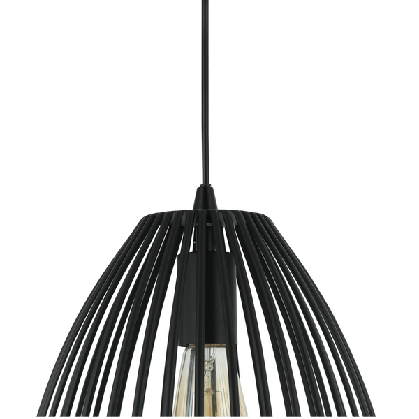 Die schwarze Pendelleuchte Rho besticht durch ihr modernes, industrielles Design.