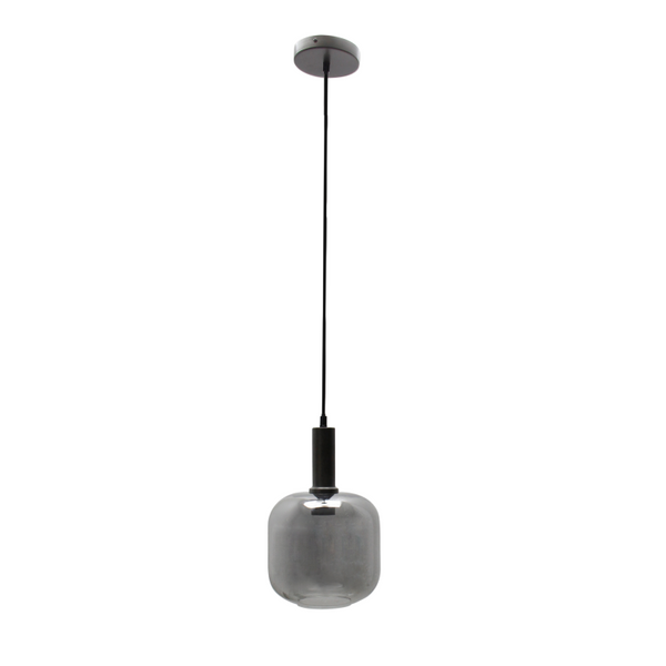 Detailaufnahme der schwarzen Pendelleuchte Specchio mit modernem Design. Ideal für stilvolle Akzente in jedem Raum.