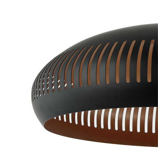 Die schwarze Pendelleuchte Strisce verbindet industriellen Charme mit modernem Design. Ideal für eine stilvolle Atmosphäre.