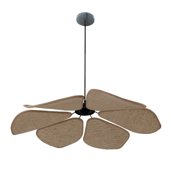 Detailaufnahme der Pendelleuchte Schmetterling in natürlichem Design. Ideal für eine bohemian Atmosphäre in jedem Raum.