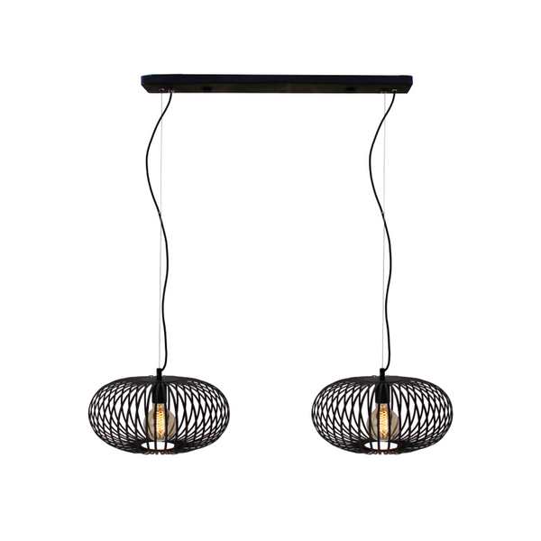 Die schwarze Pendelleuchte Curvato begeistert mit ihrem industriellen Design. Perfekt für moderne Wohnräume und Essbereiche.