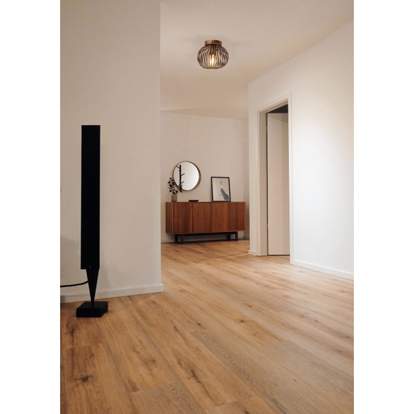 Die bronzefarbene Curvato Deckenleuchte verleiht jedem Raum einen industriellen Charme. Perfekt für stimmungsvolle Akzente.