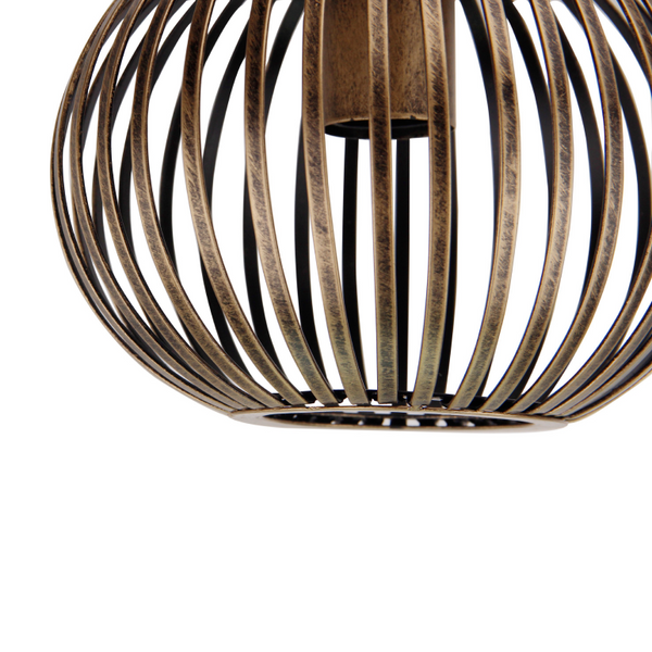 Detailansicht der bronzen Curvato Deckenleuchte mit industriellem Flair. Ideal für moderne Wohnräume und gemütliche Akzente.