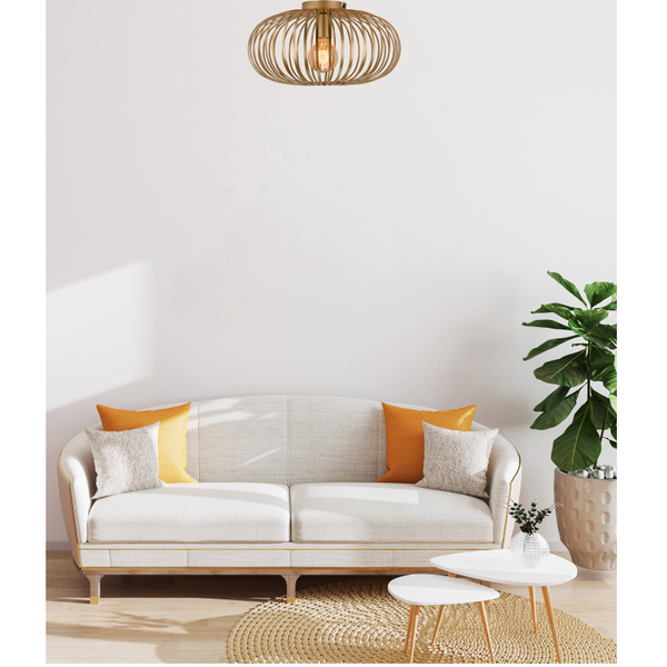 Detailaufnahme der modernen goldenen Deckenleuchte Curvato. Ihr edles Design verleiht jedem Raum ein luxuriöses Ambiente.