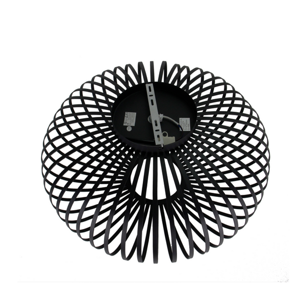 Detailansicht der schwarzen Curvato Deckenleuchte. Ihr industrielles Design bringt modernen Charme in jeden Raum.