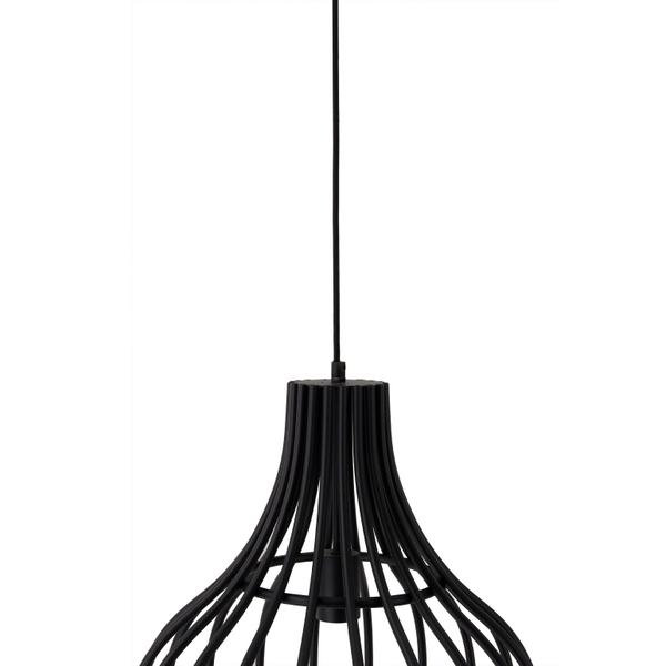 Detailaufnahme der schwarzen Pendelleuchte Cipolle mit modernem Design. Ideal für stimmungsvolle Akzente im Raum.