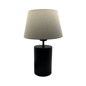 Der elegante Lampenfuß in Creme aus der Lagos-Serie bringt modernen Charme in jedes Zuhause. Ideal für individuelle Leuchten.
