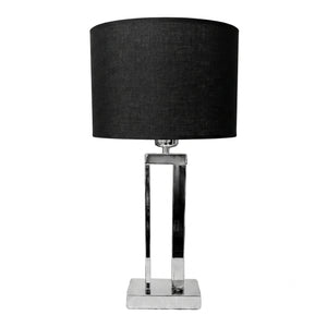 Moderner Lampenfuß in glänzendem Chrom, ideal für elegante Tischlampen. Setzt Akzente in jedem modernen Wohnambiente.