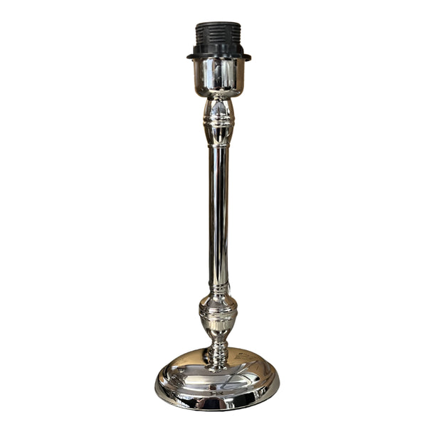 Moderner Lampenfuß in elegantem Nickel mit einer Höhe von 33 cm. Ideal für stilvolle Tischlampen in jedem Wohnbereich.