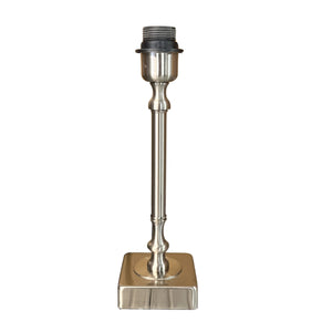 Moderner Lampenfuß aus nickelfarbenem Metall mit einer Höhe von 31 cm. Ideal für individuelle Lampenkreationen.
