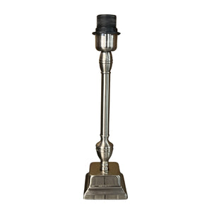 Eleganter Lampenfuß in Nickel, 34 cm hoch. Er verleiht jeder Lampe einen modernen Look und passt perfekt in jedes Zuhause.