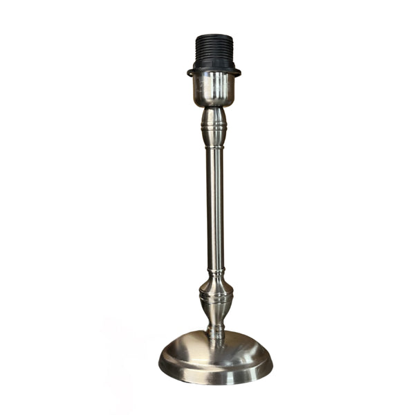 Moderner Lampenfuß in elegantem Nickel mit einer Höhe von 33 cm.