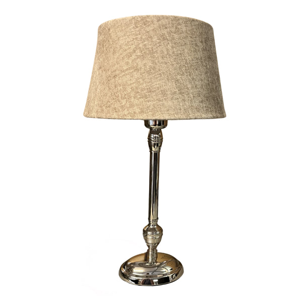 Moderner Lampenfuß in Nickel mit zeitloser Eleganz. Perfekt für stilvolle Tischlampen und moderne Wohnräume.