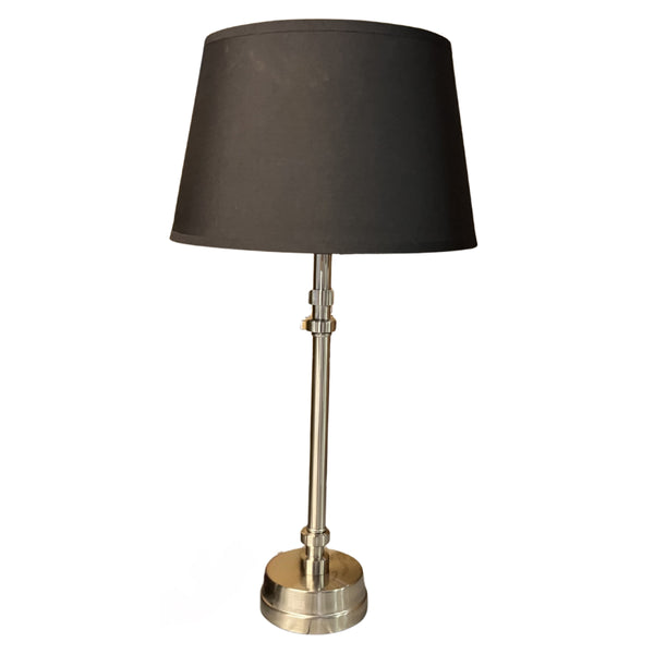 Modern gestalteter Lampenfuß in Nickel, 42 cm hoch. Er ergänzt jede Leuchte und verleiht Räumen einen eleganten Akzent.