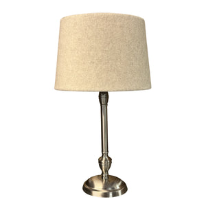 Eleganter Lampenfuß in Nickel, 33 cm hoch. Ideal für moderne Leuchten und schafft eine zeitgemäße Atmosphäre in jedem Raum.
