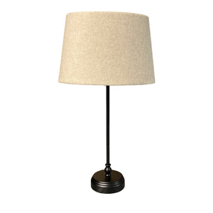Der elegante Lampenfuß in Schwarz beeindruckt mit zeitlosem Design. Perfekt für individuelle Lichtgestaltungen in jedem Raum.