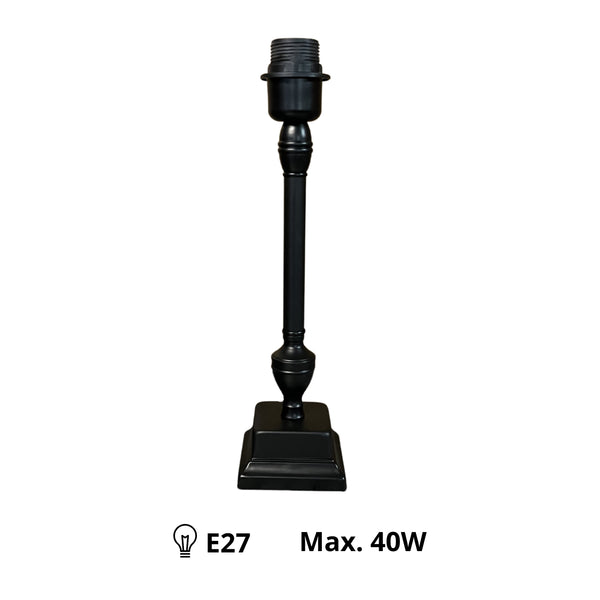 Der schwarze Lampenfuß von Various besticht durch sein schlichtes Design. Ideal für eine moderne Tischlampe.