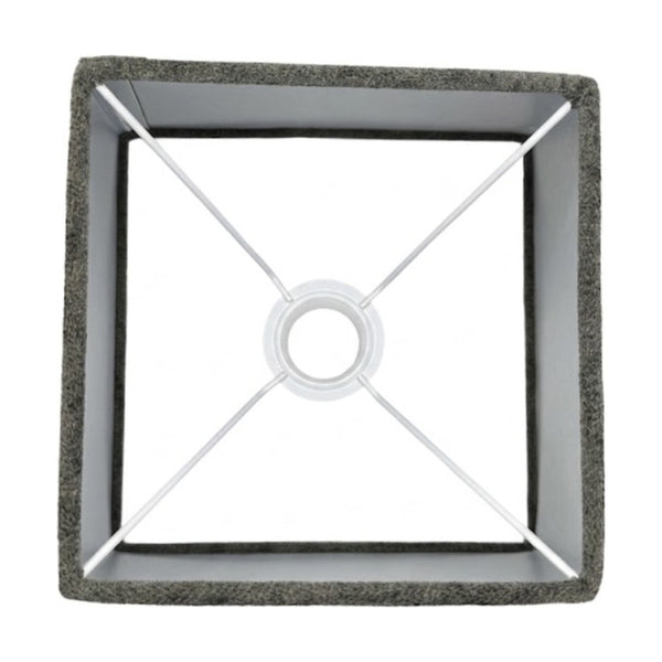 Der anthrazitfarbene Lampenschirm aus Wolle bringt modernes, minimalistisches Flair in jeden Raum.
