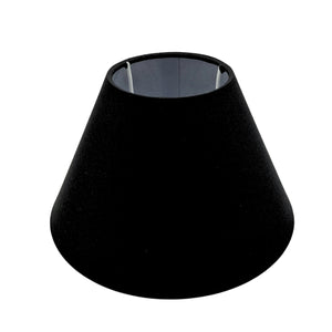 Schwarzer Lampenschirm aus Baumwolle im minimalistischen Design. Er harmoniert perfekt mit modernen Einrichtungsstilen.