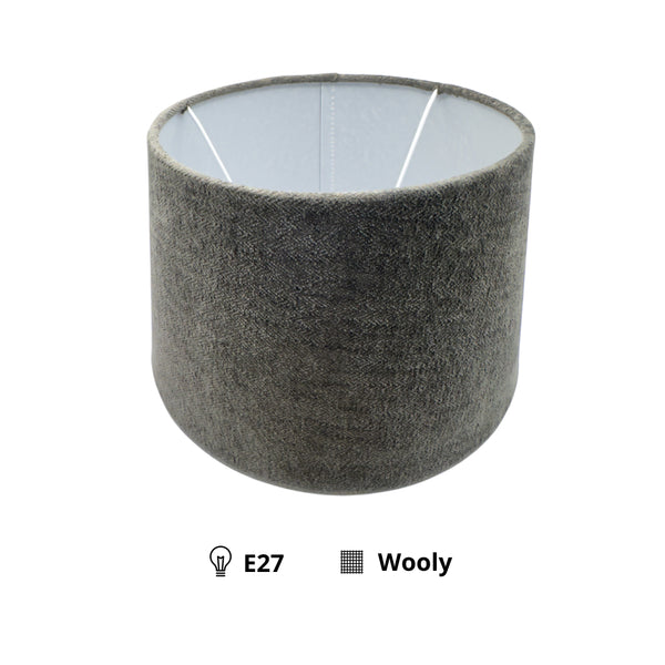Detaillierter Lampenschirm in Anthrazit mit modernem Design.