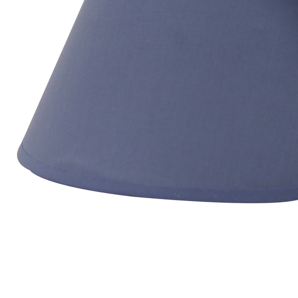 Der blaue Lampenschirm Top von Various bringt modernes Flair in jeden Raum. Ideal für eine stilvolle Beleuchtung.