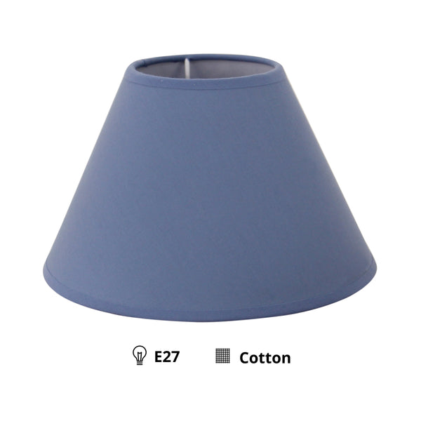 Detailansicht des blauen Lampenschirms Top mit modernem Design. Ideal für eine frische Akzentbeleuchtung in jedem Raum.