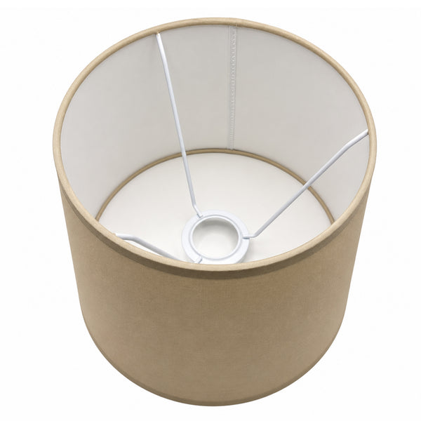 Flauschiger Lampenschirm in Cappuccino, ideal für eine gemütliche Atmosphäre. Perfekt für jeden Raum und Stil.