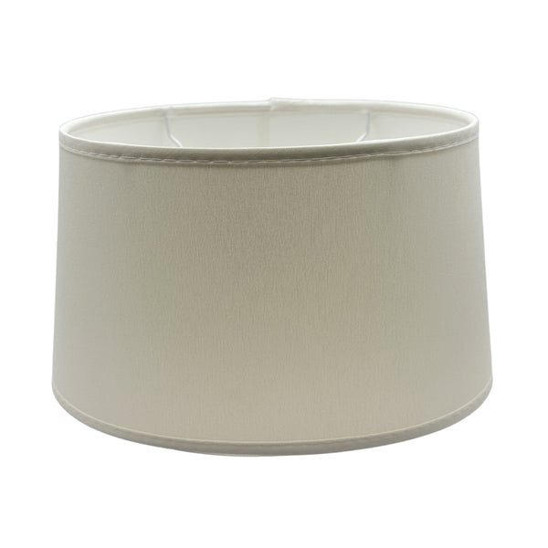 Moderner ovaler Lampenschirm in Creme mit 14 cm Höhe. Ideal für eine sanfte, harmonische Beleuchtung in jedem Raum.
