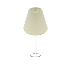 Sanfte Beleuchtung in Creme für eine gemütliche Atmosphäre. Der Lampenschirm passt perfekt in jeden Wohnraum.