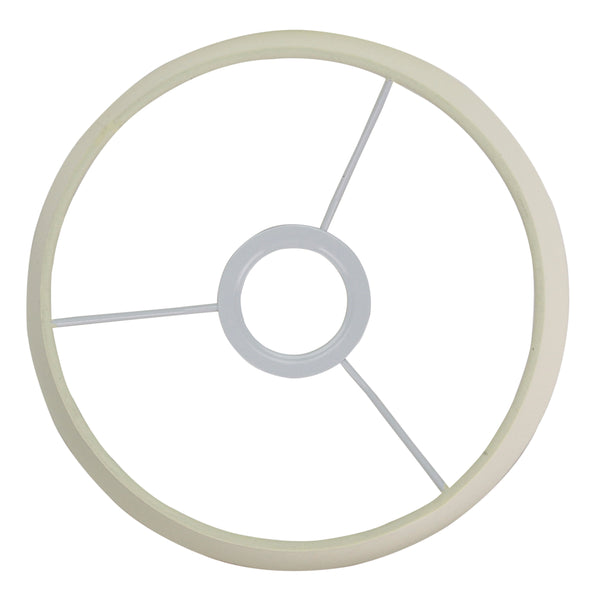 Der cremefarbene Lampenschirm Drum begeistert mit zeitlosem Flair. Ideal für eine harmonische Lichtatmosphäre in jedem Raum.