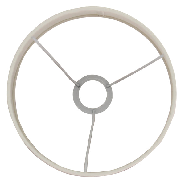 Detailaufnahme des cremefarbenen Lampenschirms Drum mit modernem Design. Ideal für eine stilvolle Raumgestaltung.