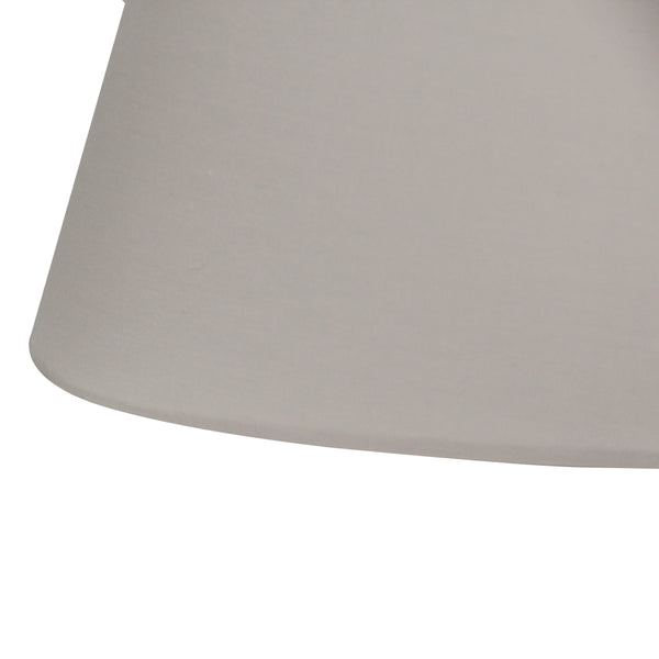 Der cremefarbene Lampenschirm Oval überzeugt mit seiner sanften Eleganz. Perfekt für eine harmonische Beleuchtung im Raum.
