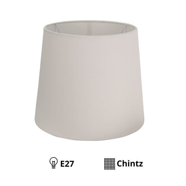 Detailaufnahme des modernen Lampenschirms in Creme. Perfekt für eine sanfte und stilvolle Beleuchtung in jedem Raum.