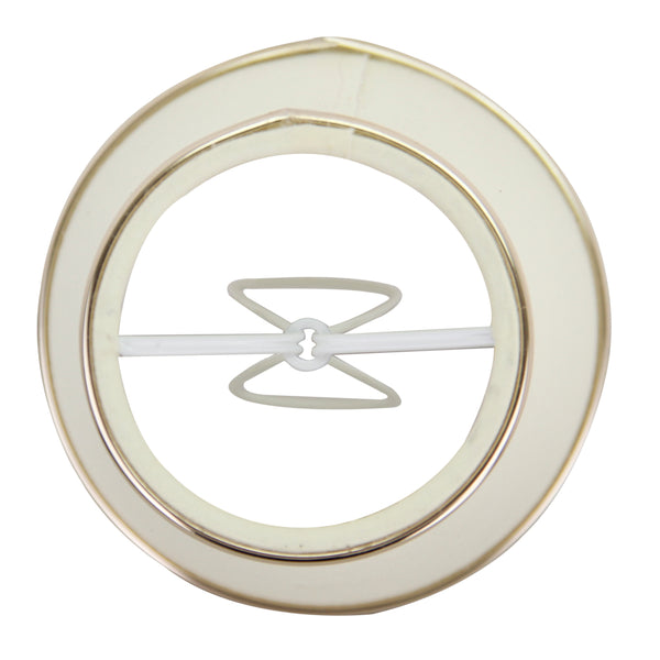 Detailaufnahme des cremefarbenen Lampenschirms Top mit klassischem Charme. Ideal für stilvolle Beleuchtung in jedem Raum.