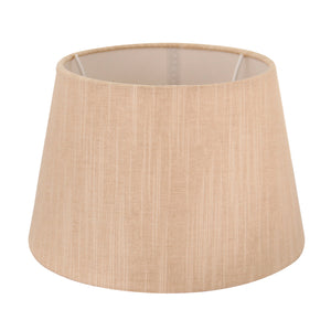 Der cremefarbene Lampenschirm Drum bringt sanfte Eleganz in jeden Raum. Ideal für eine gemütliche Lichtatmosphäre.