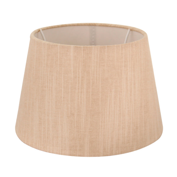 Der cremefarbene Lampenschirm Drum bringt sanfte Eleganz in jeden Raum. Ideal für eine gemütliche Lichtatmosphäre.